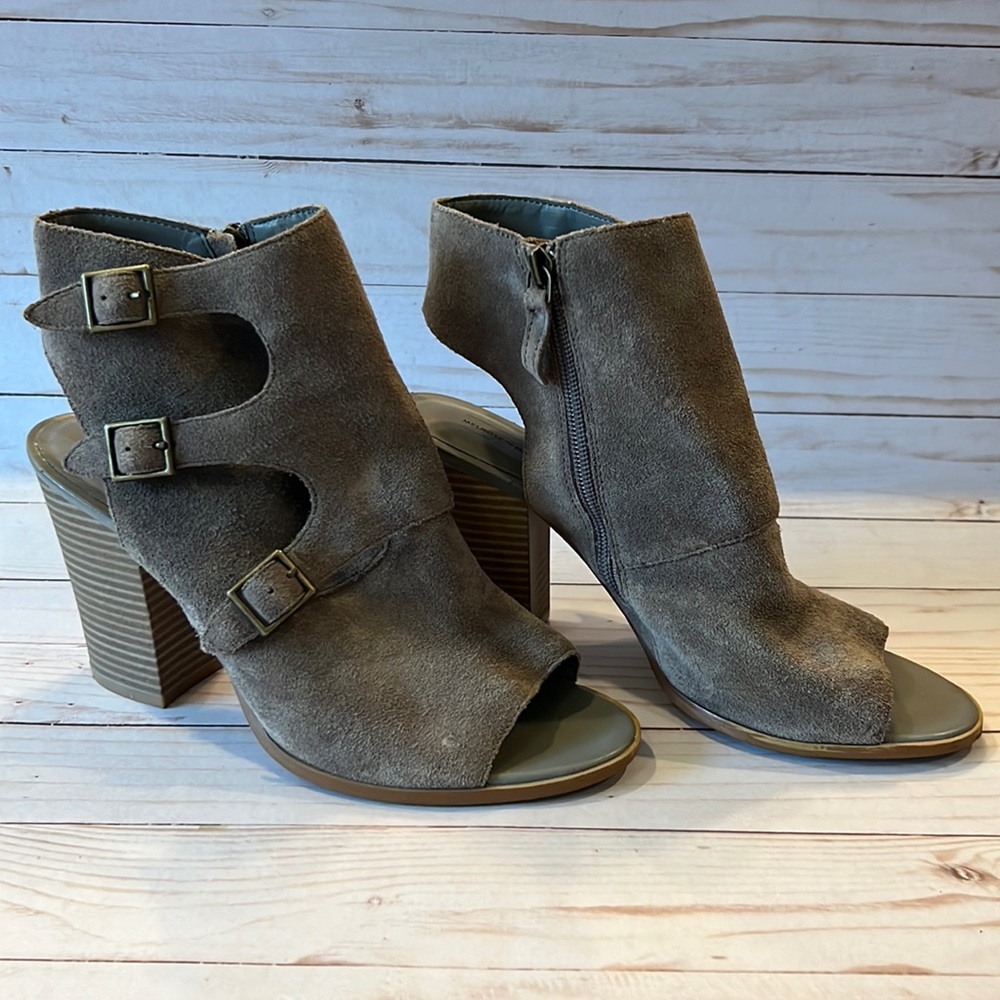 Melrose and Market suade and leather heels